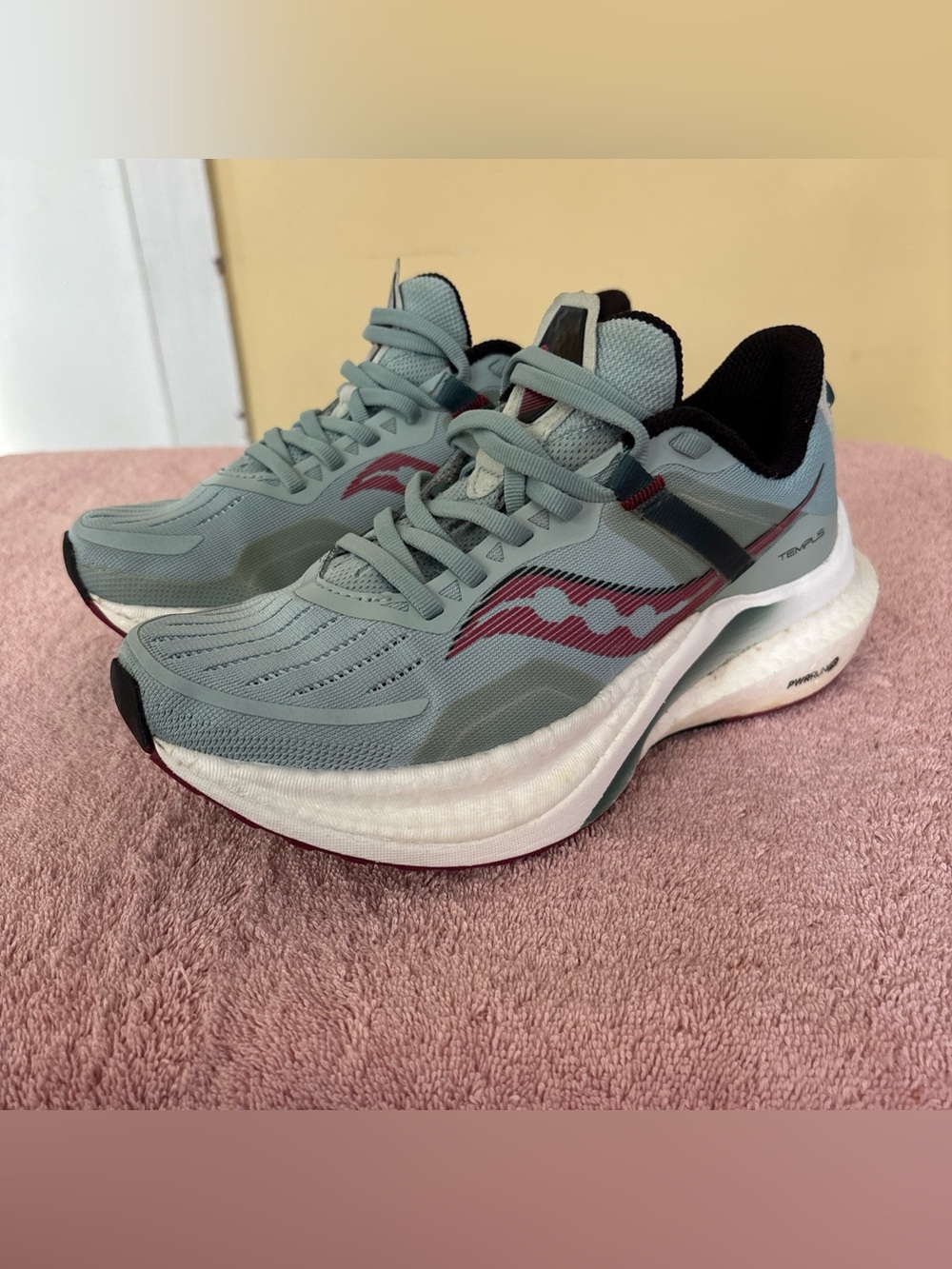 Saucony Tempus Mineral Rose Women’s Size 6.5